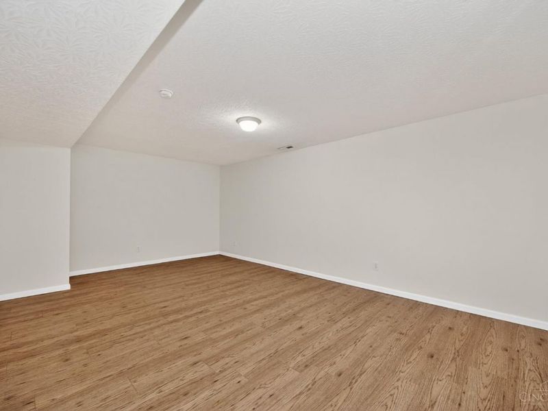 218 Heffron Circle, Hamilton Twp, OH 45039 Photo 37