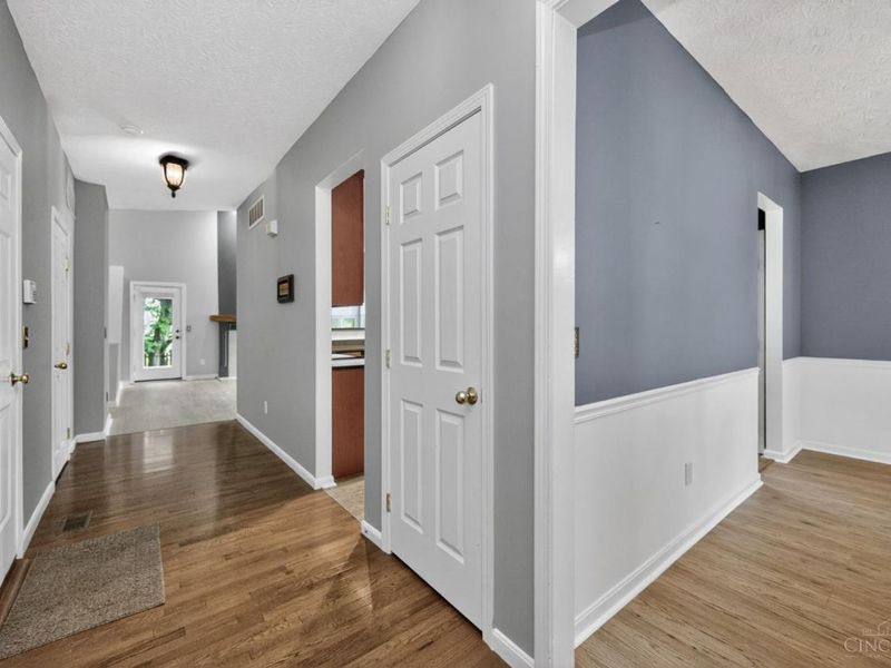 218 Heffron Circle, Hamilton Twp, OH 45039 Photo 6