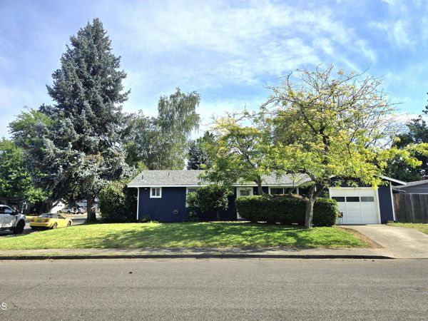 1133 SW Ballinger Drive, Grants Pass, OR 97526