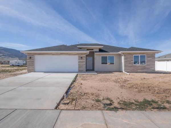 910 E REMINGTON RD , Enoch, UT 84721