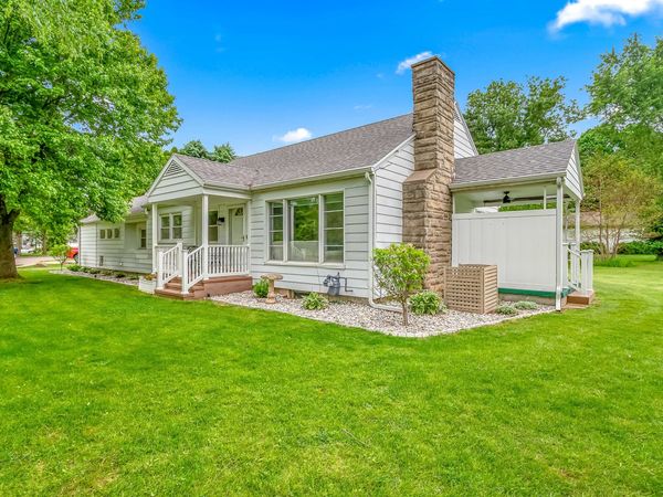 529 East Street, Jonesville, MI 49250
