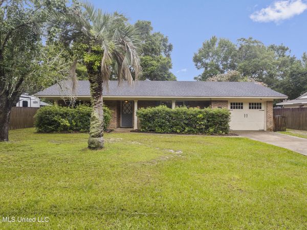 9121 Barnacle Boulevard, Ocean Springs, MS 39564