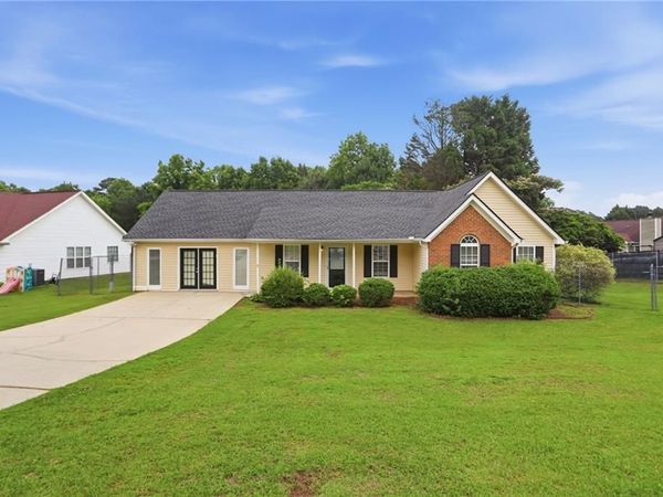 11190 Knotty Pine Place , Hampton, GA 30228
