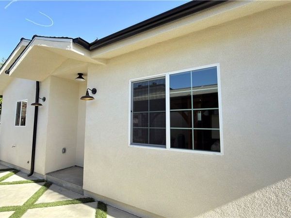 20748 Stagg, Winnetka, CA 91306
