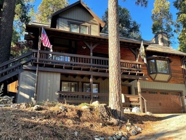 23387 Knapps Cutoff, Crestline, CA 92325