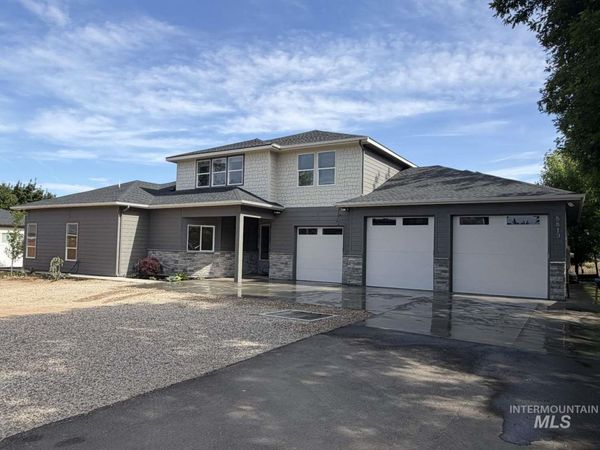 8819 W Holbrook Ave, Boise, ID 83704
