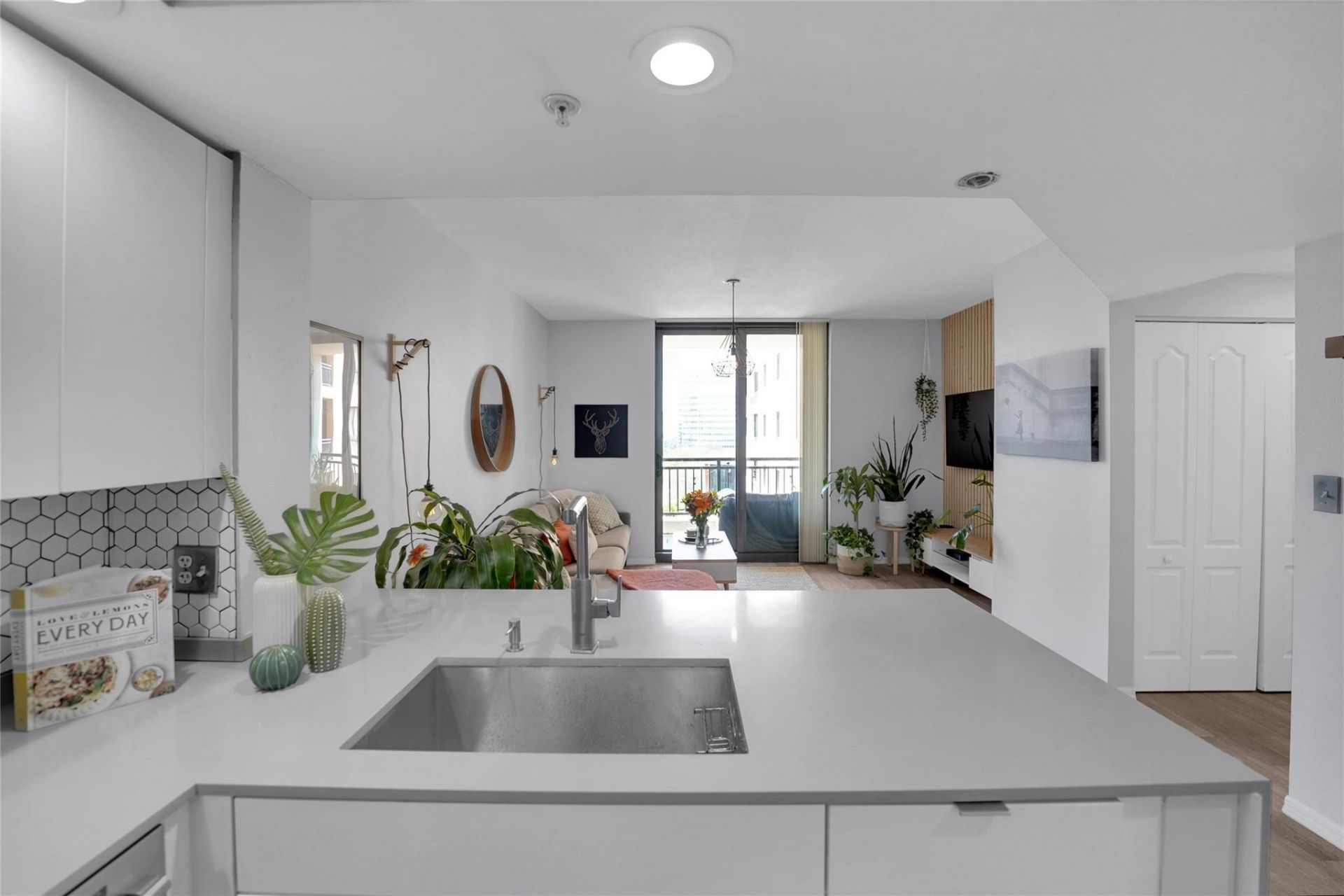 110 N Federal Highway, Unit 711, Fort Lauderdale, FL 33301 Photo