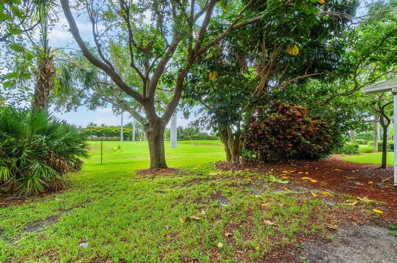 357 River Bluff Lane, Royal Palm Beach, FL 33411 Photo