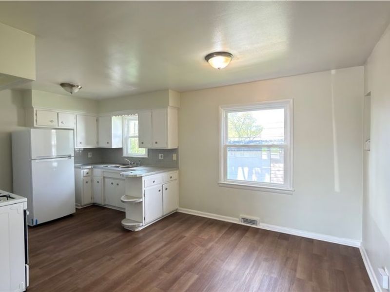 17115 Harvard Avenue, Cleveland, OH 44128 Photo 6