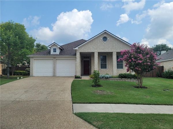 208 Hummingbird LN , Leander, TX 78641