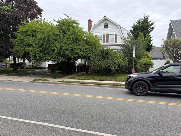 259 Lincoln Avenue , Rockville Centre, NY 11570
