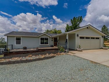 989 Carbondale Rd, Ione, CA 95640
