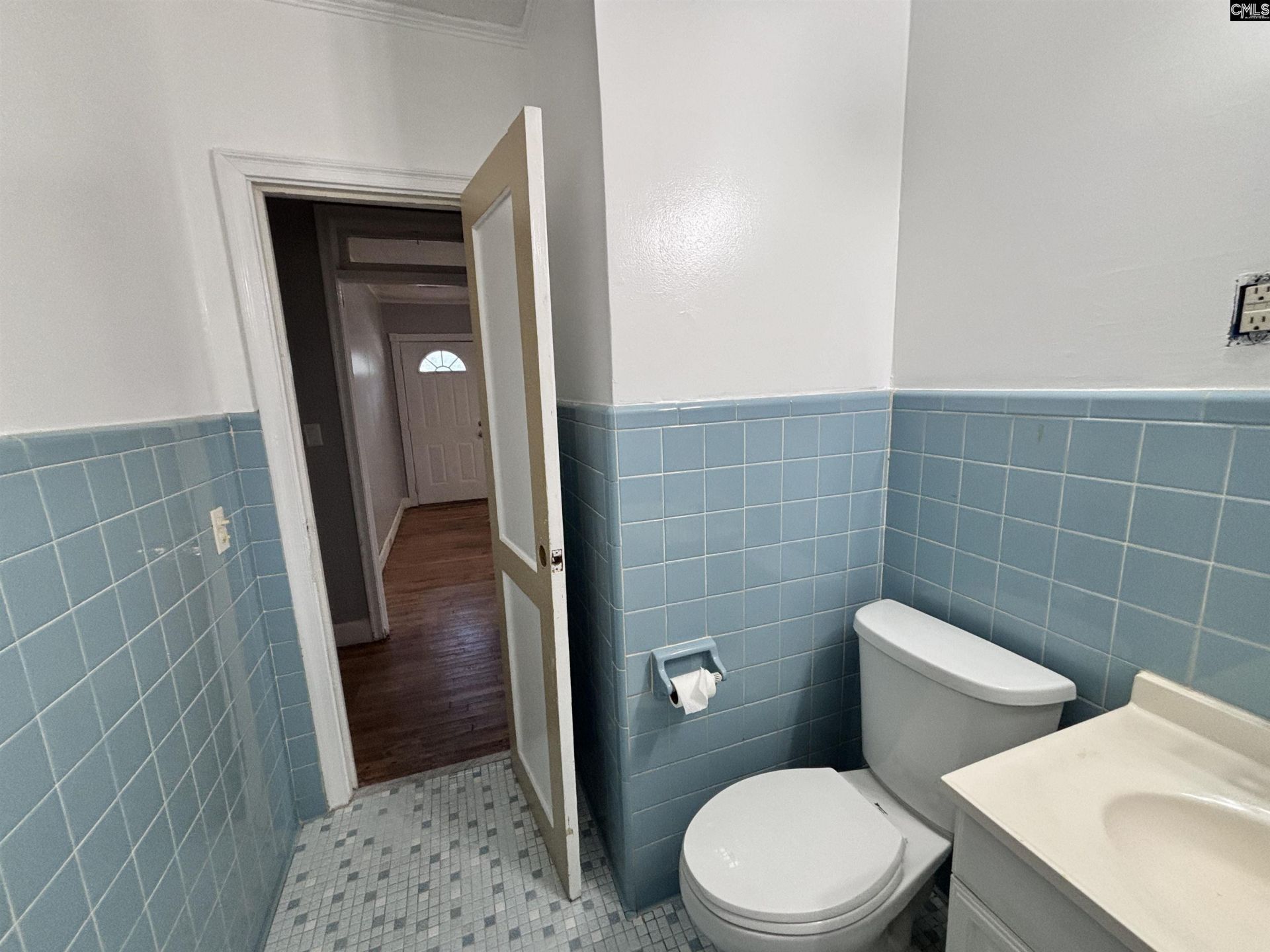 5225 Two Notch Road  Photo 16
