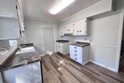 5225 Two Notch Road  photo 4