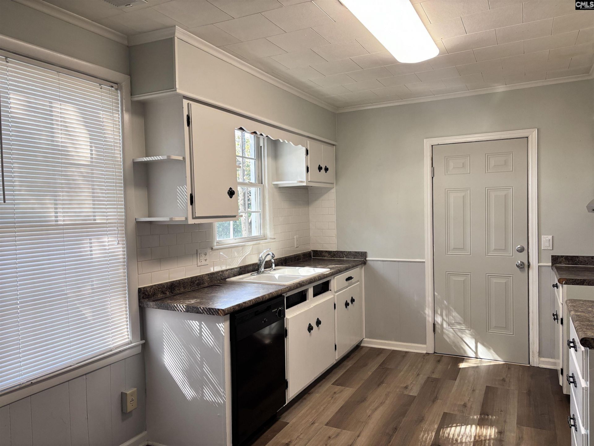 5225 Two Notch Road  Photo 5