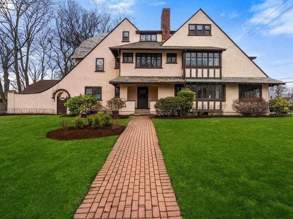 12 Leighton Street, Unit 12, Wellesley, MA 02482