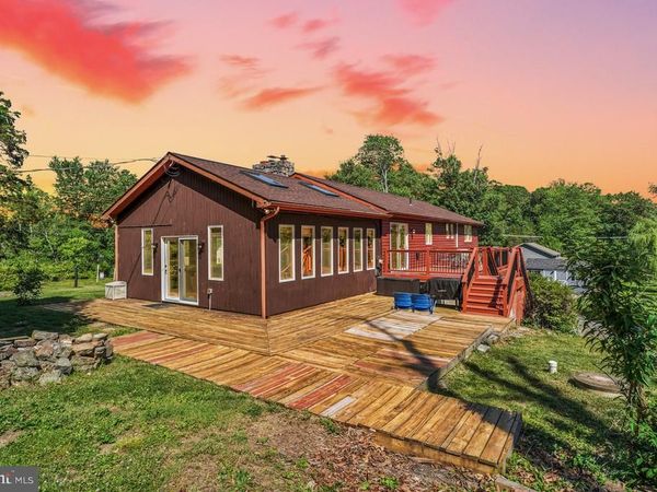 2394 HILL ROAD, PERKIOMENVILLE, PA 18074