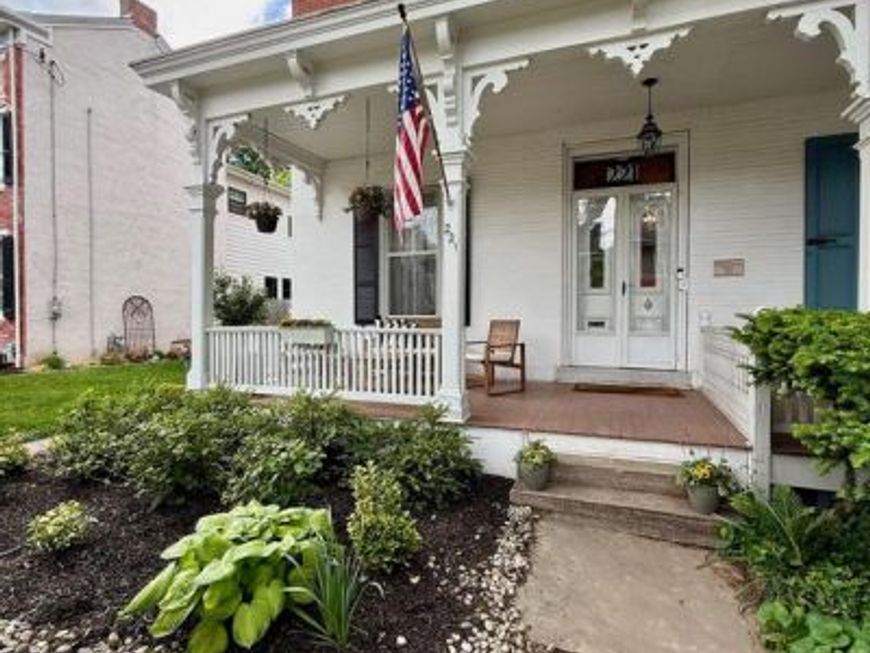 221 W Court Street, Doylestown, PA 18901 Main Photo