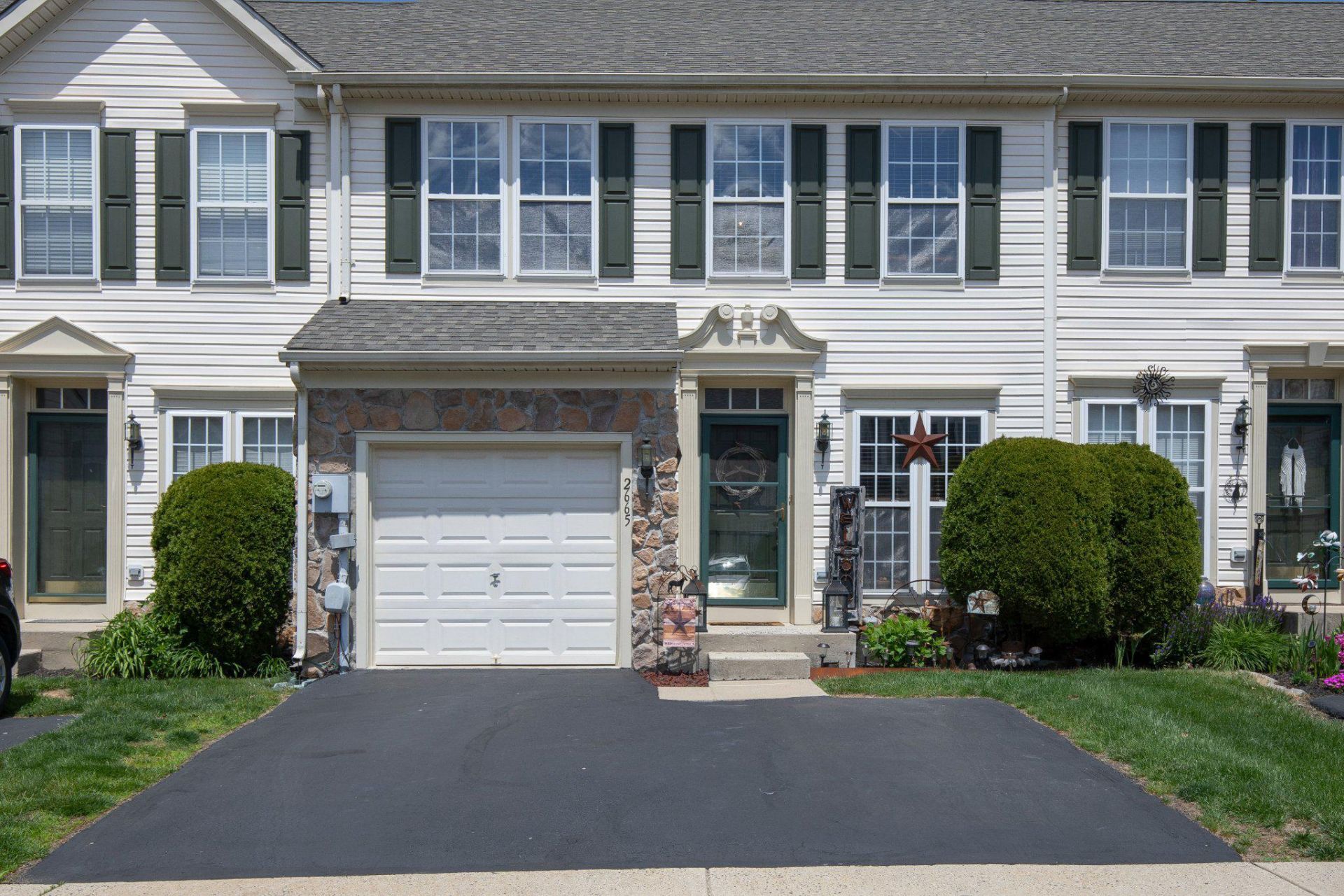 2665 CRABAPPLE CIRCLE , PERKASIE, PA 18944