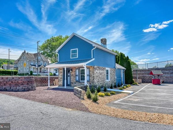 515 W PENN AVENUE, ROBESONIA, PA 19551