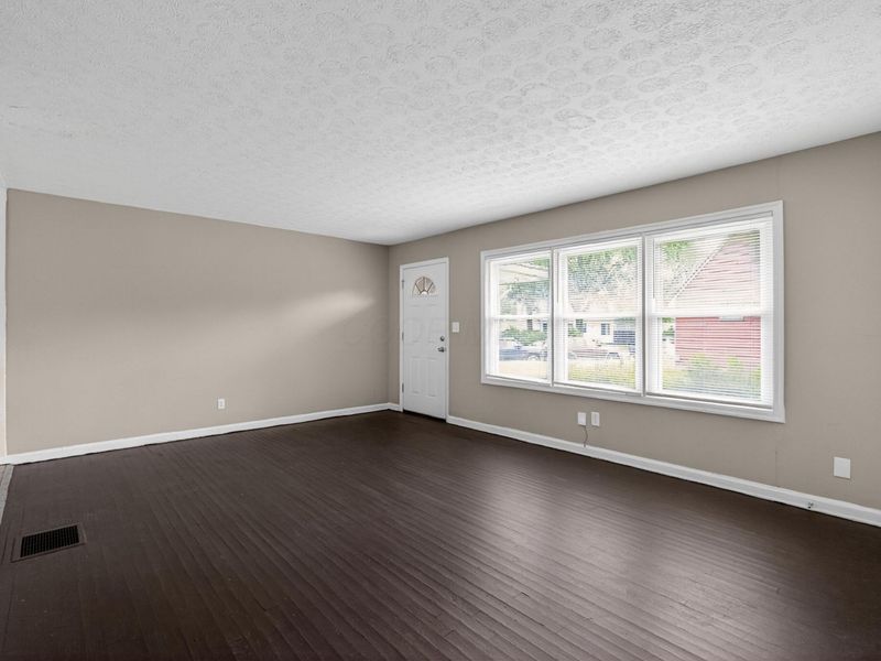 1024 S Kellner Road, Columbus, OH 43209 Photo 4