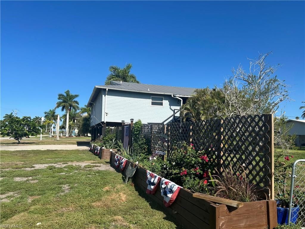 309 Storter Ave S, Everglades City, FL 34139 Photo