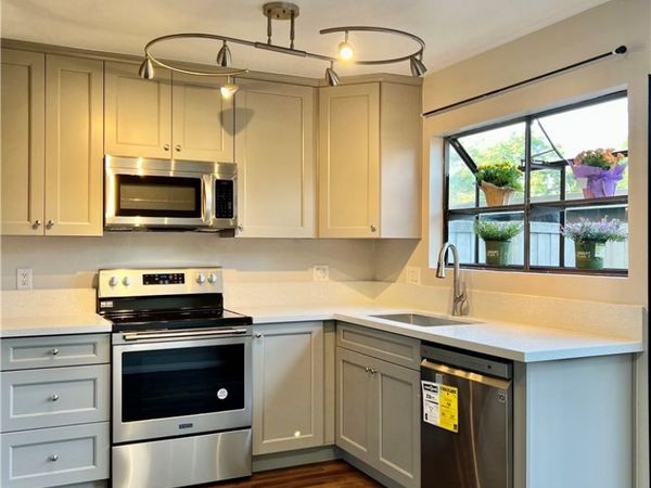 247 Streamwood, Irvine, CA 92620