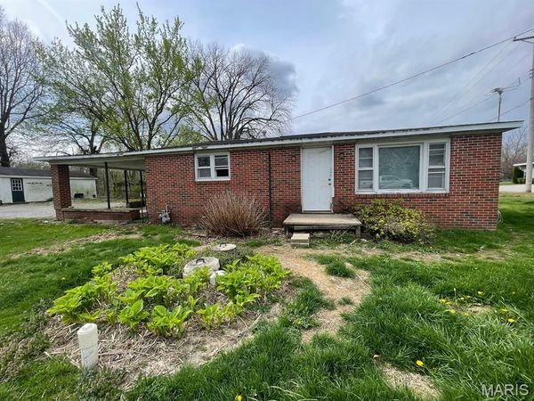 4012 Illinois Route 16 , Litchfield, IL 62056