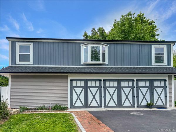 21 Prime Avenue , Unit 1, Huntington, NY 11743