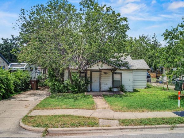 308 E Austin Ave , Round Rock, TX 78664