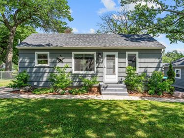 2097 Belmont Lane E, North Saint Paul, MN 55109