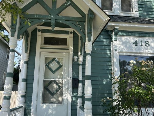 418 Saint Charles Street, Unit B, Elgin, IL 60120