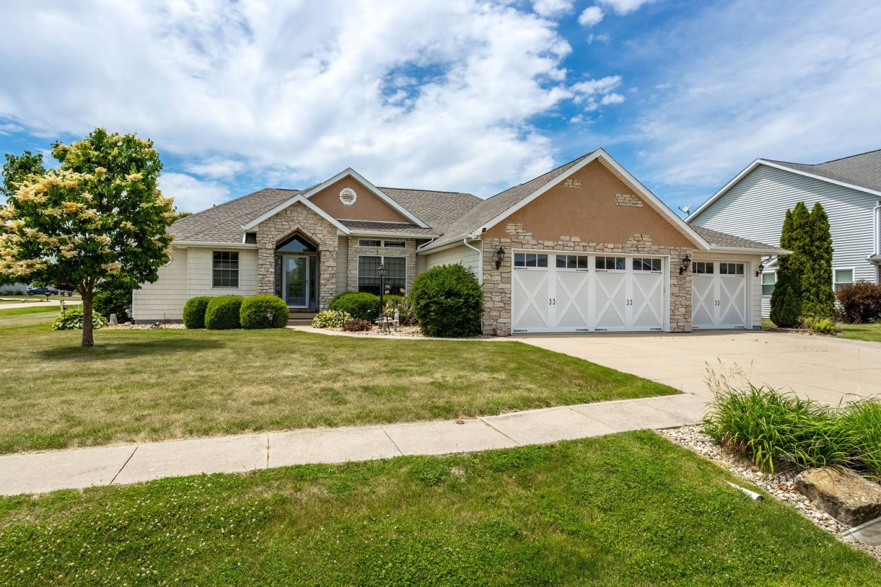 155 Dragonfly Circle , Geneseo, IL 61254