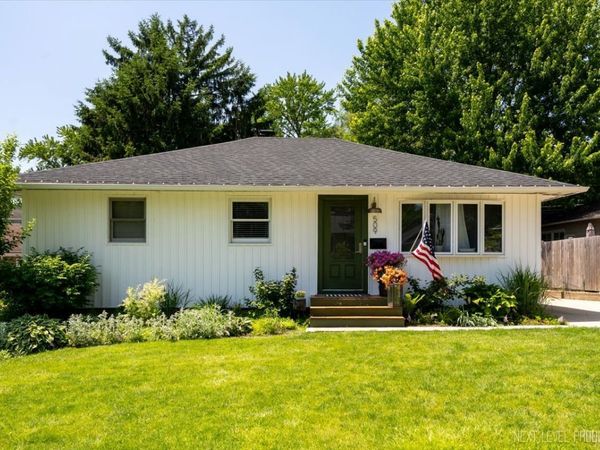 509 S 10th Avenue , St. Charles, IL 60174