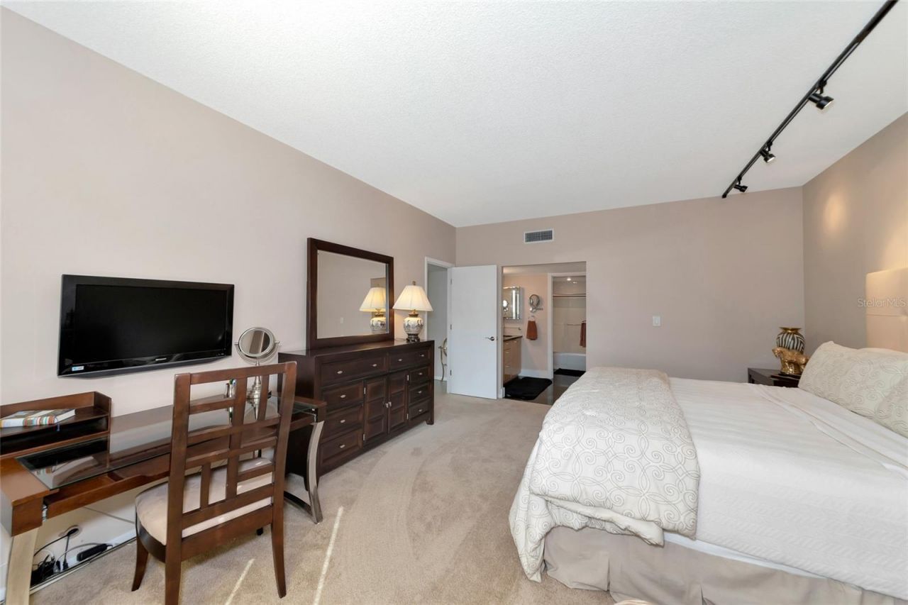 1111 N Gulfstream Ave #1a Avenue , Unit 1A, Sarasota, FL 34236 Photo