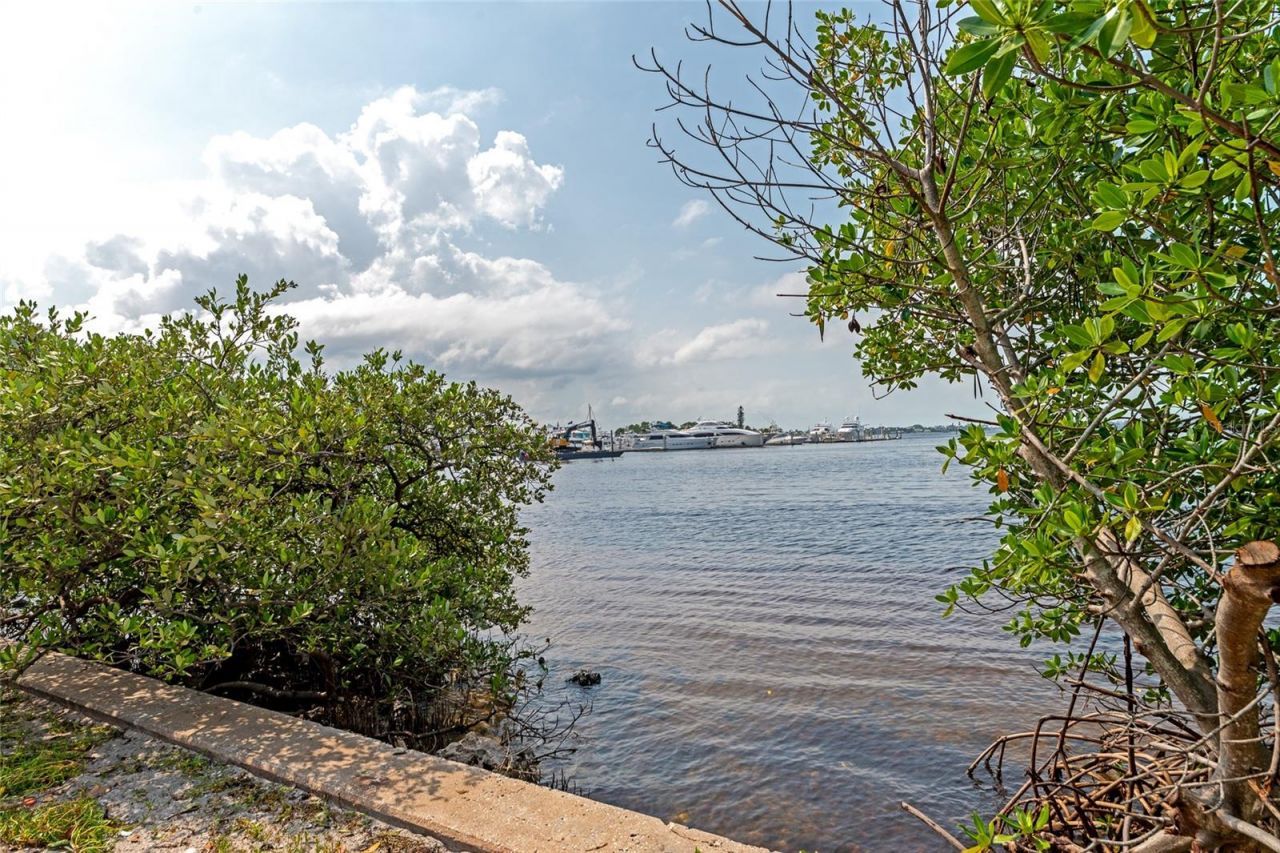 1111 N Gulfstream Ave #1a Avenue , Unit 1A, Sarasota, FL 34236 Photo