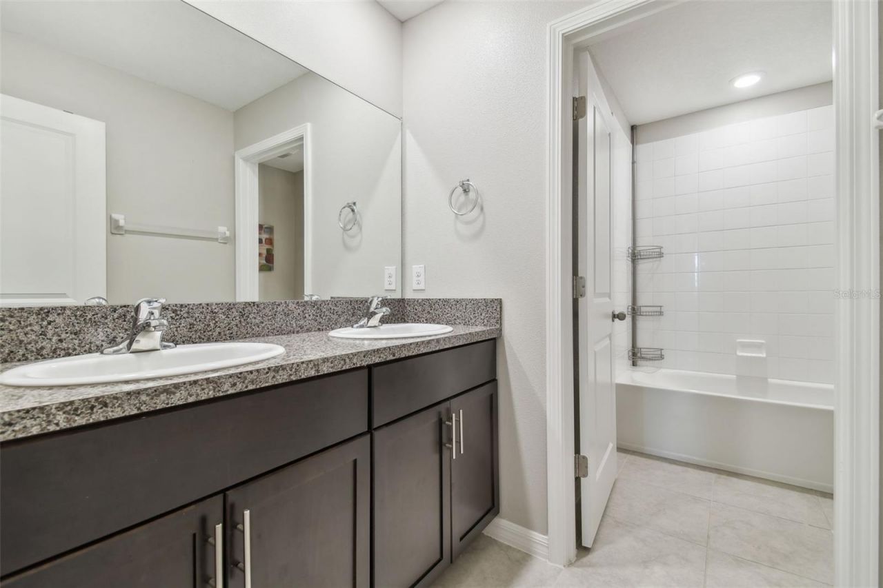5452 Rainwood Meadows Drive, Apollo Beach, FL 33572 Photo
