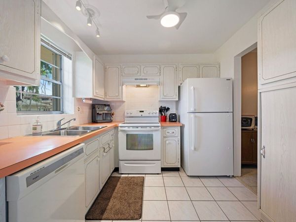 5300 Washington Street, Unit 108d, Hollywood, FL 33021