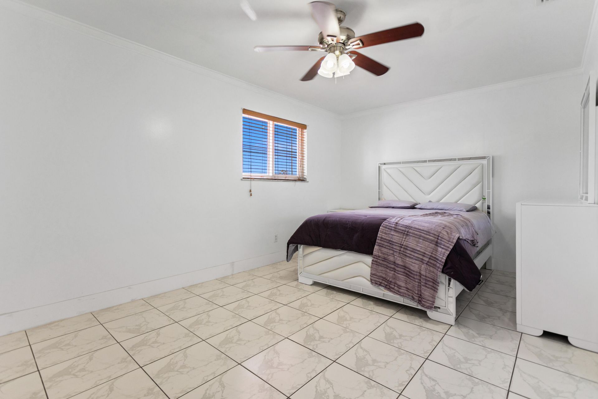 1450 W 37th Street, Hialeah, FL 33012 Photo