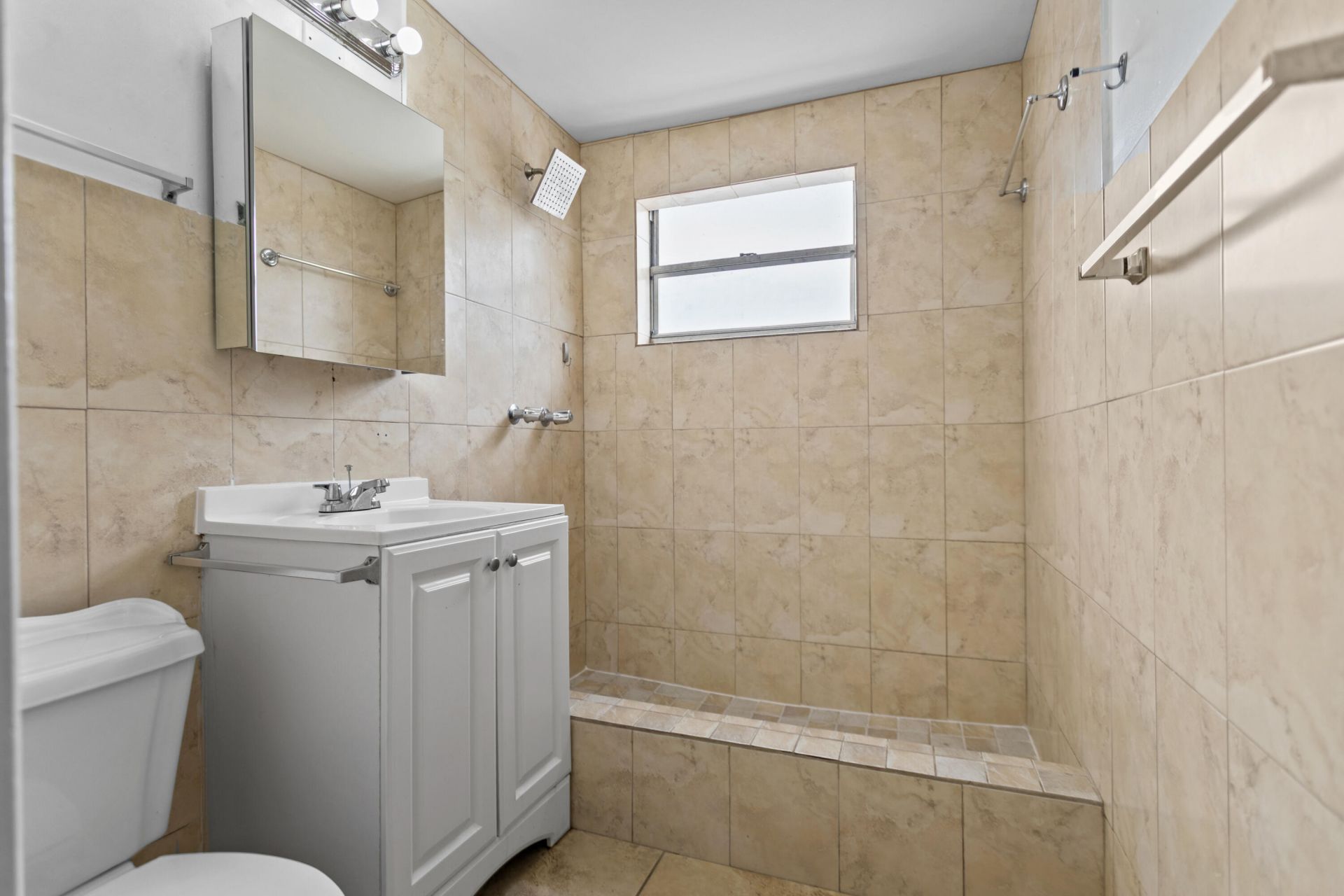 1450 W 37th Street, Hialeah, FL 33012 Photo