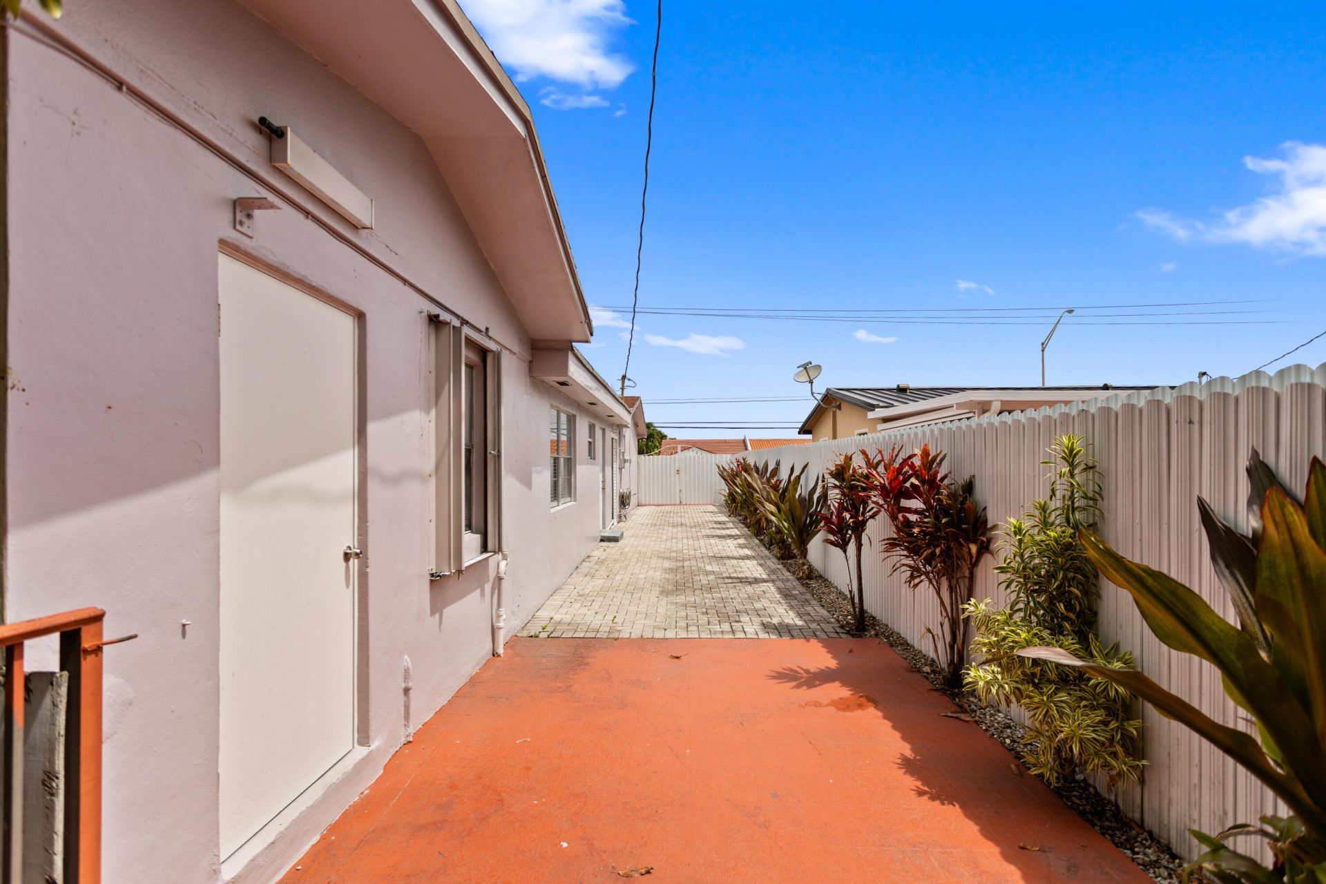 1450 W 37th Street, Hialeah, FL 33012 Photo
