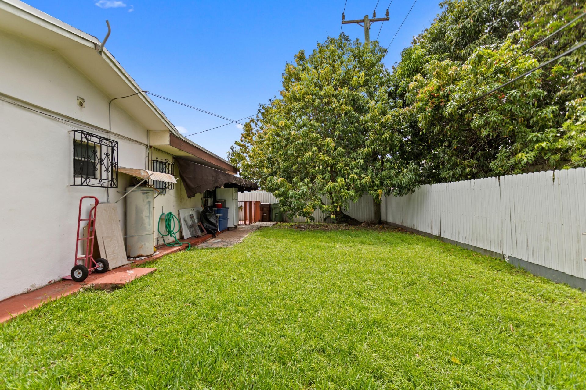 1450 W 37th Street, Hialeah, FL 33012 Photo