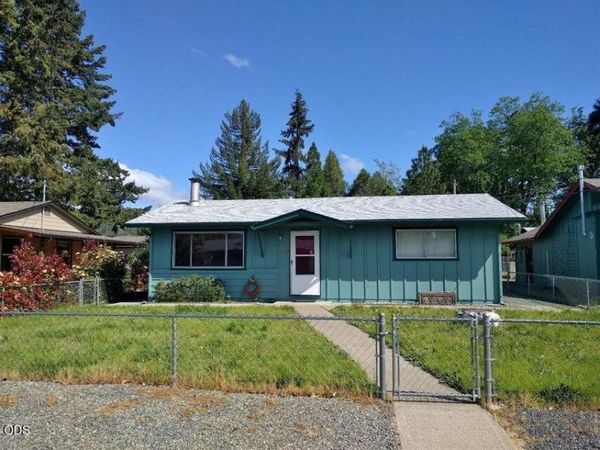 1716 SW K Street, Grants Pass, OR 97526
