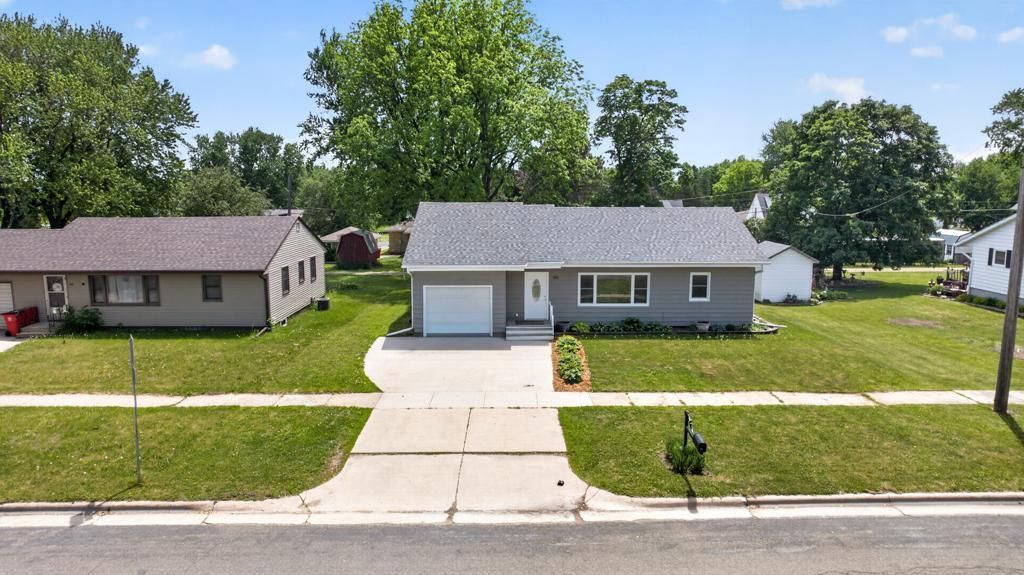501 2nd Street NE, Hayfield, MN 55940