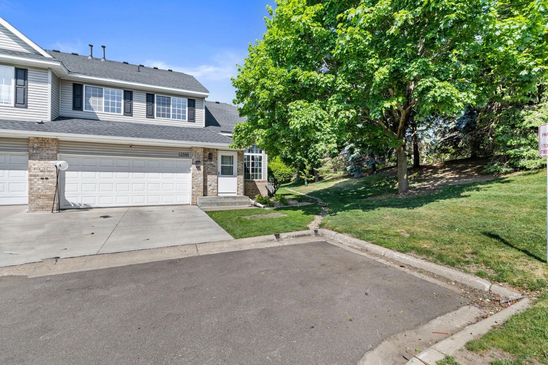 12598 74th Avenue N, Maple Grove, MN 55369