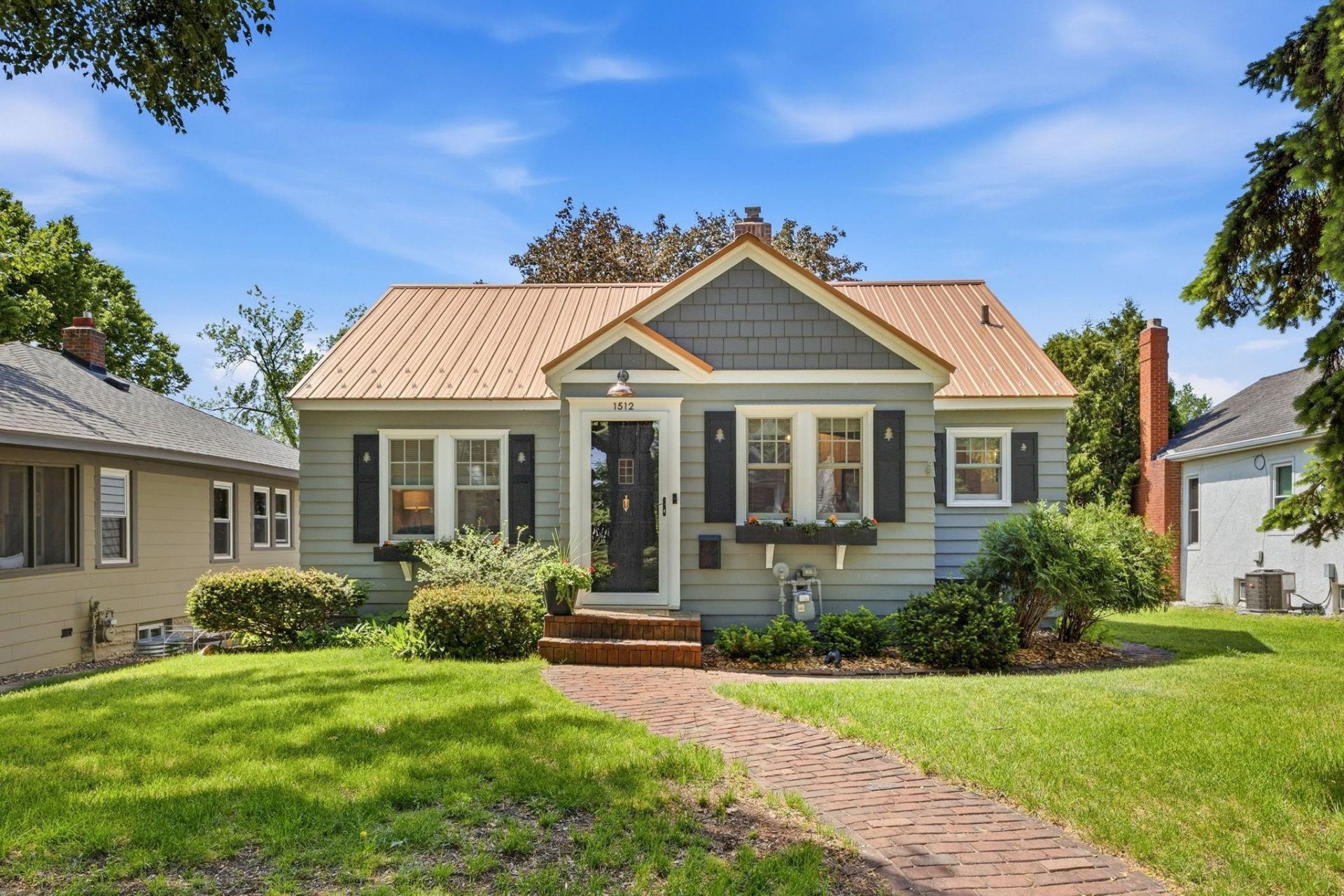 1512 Eleanor Avenue , Saint Paul, MN 55116