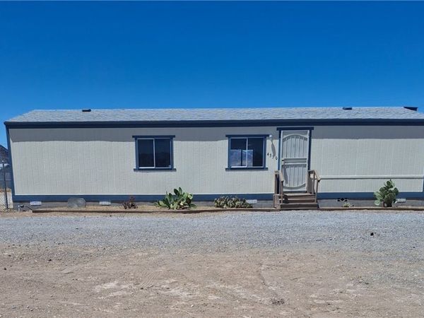 4550 W Horn Road , Pahrump, NV 89048