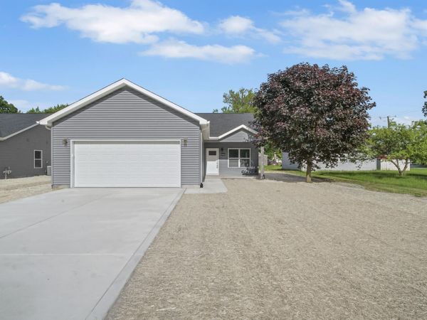 2865 Benton Street , Lake Station, IN 46405