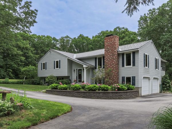 59 Whipplewill Road, New Boston, NH 03070