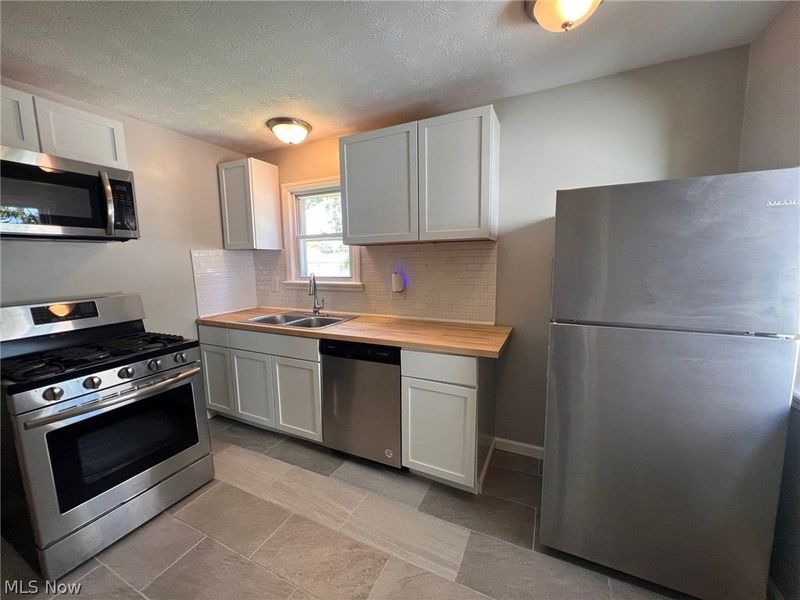 4606 Lincoln Avenue, Parma, OH 44134 Photo 6
